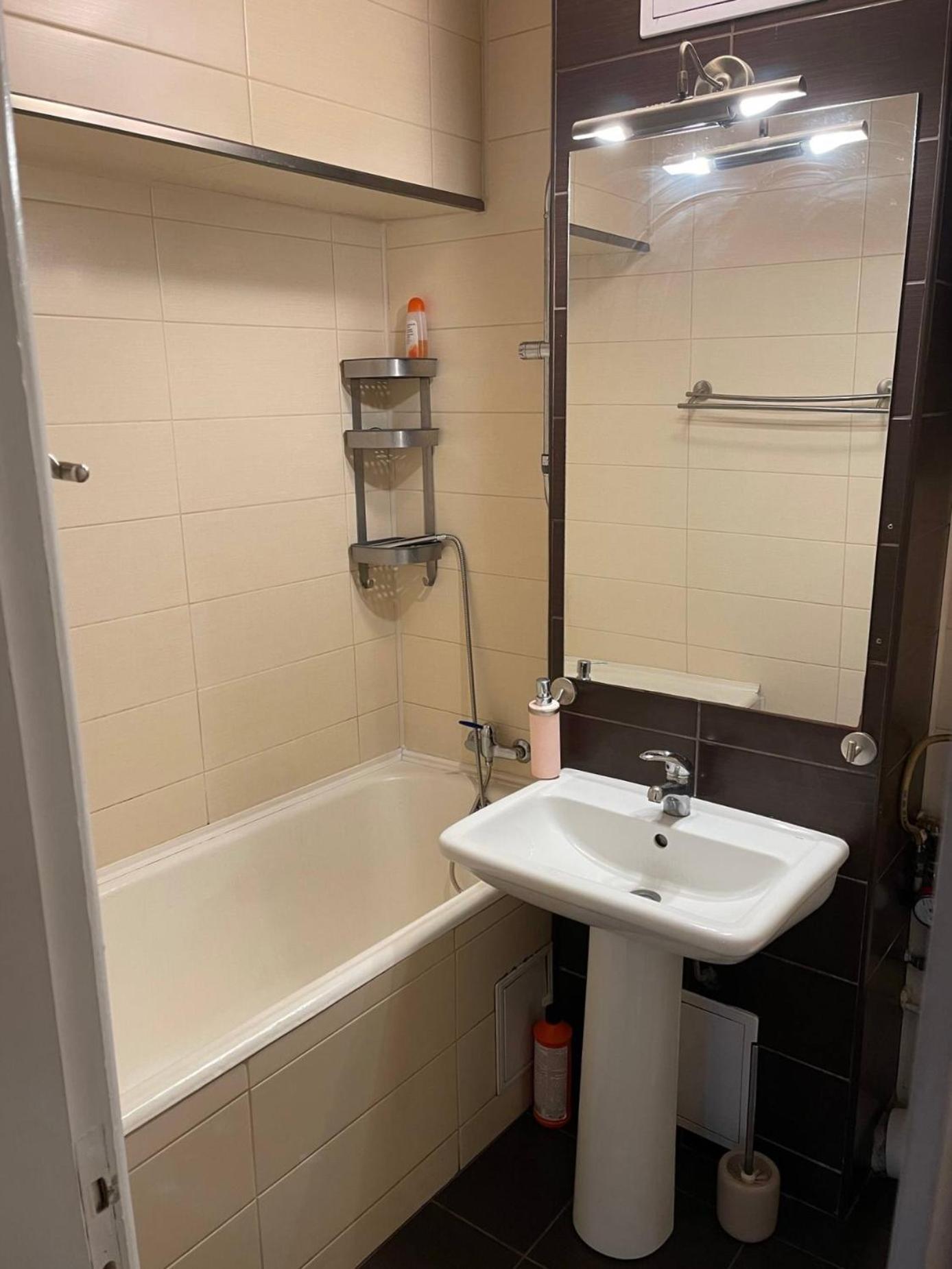 Zen Escape Luxury Retreat Apartment บูคาเรสต์ ภายนอก รูปภาพ